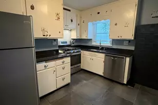 327 Euclid Ave, Highwood, IL 60040 - Photo 5