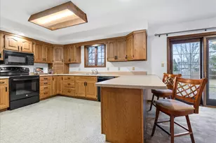 404 Chelsea Dr, Bloomington, IL 61704 - Photo 11