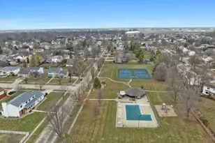 404 Chelsea Dr, Bloomington, IL 61704 - Photo 5