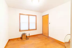 7635 W 65th Pl, Bedford Park, IL 60501 - Photo 9