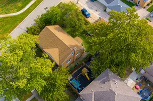 7635 W 65th Pl, Bedford Park, IL 60501 - Photo 13