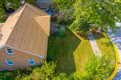 7635 W 65th Place, Bedford Park, IL 60501 - Photo 3