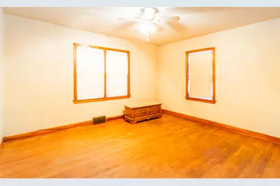 7635 W 65th Place, Bedford Park, IL 60501 - Photo 7