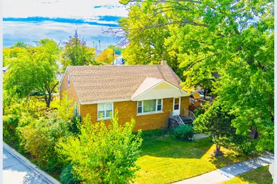 7635 W 65th Place, Bedford Park, IL 60501 - Photo 1