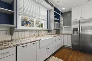 615 Dean St, Woodstock, IL 60098 - Photo 17