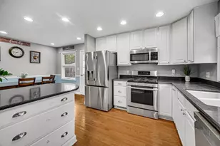 533 Drake St, Libertyville, IL 60048 - Photo 9