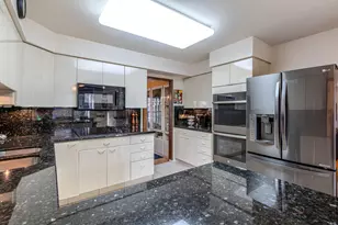 333 Birchwood Ave, Deerfield, IL 60015 - Photo 9