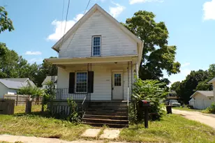 304 S Madison St, Morrison, IL 61270 - Photo 3