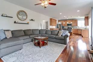 683 Niagara Dr, Volo, IL 60073 - Photo 3