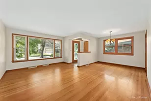 963 S Saylor Ave, Elmhurst, IL 60126 - Photo 3