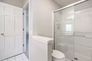 434 Locksley Dr, Streamwood, IL 60107 - Photo 13