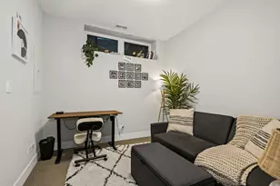 4419 W Waveland Ave, Chicago, IL 60641 - Photo 15