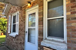 317 N Jackson St, Waukegan, IL 60085 - Photo 3