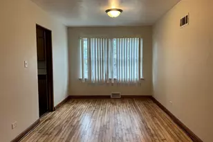 317 N Jackson St, Waukegan, IL 60085 - Photo 5