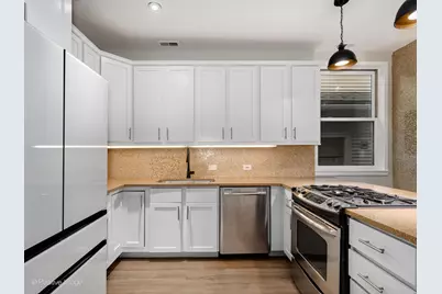 3033 N Racine Avenue #2, Chicago, IL 60657 - Photo 9