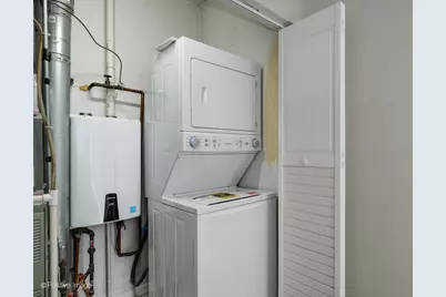 3033 N Racine Avenue #2, Chicago, IL 60657 - Photo 17