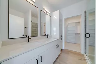 750 Hawthorn Row, Vernon Hills, IL 60061 - Photo 17