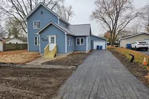 205 W Henry St, Odell, IL 60460 - Photo 1