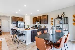 636 Cassia Ct, Crystal Lake, IL 60012 - Photo 7