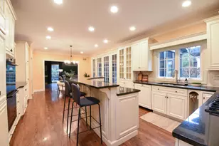 3 Bridle Ct, Burr Ridge, IL 60527 - Photo 7