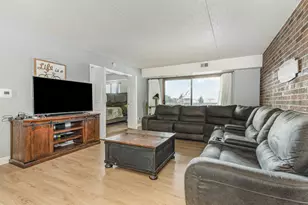 1420 Woodbridge Rd, Joliet, IL 60436 - Photo 5