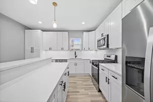 209 N Hunter St, Thornton, IL 60476 - Photo 7