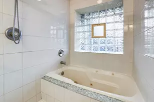 2106 W Erie St, Chicago, IL 60612 - Photo 19