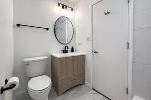 2106 W Erie St, Chicago, IL 60612 - Photo 13