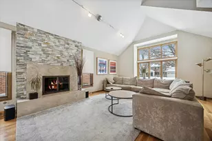 7612 Ridgewood Ln, Burr Ridge, IL 60527 - Photo 3