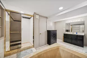 7612 Ridgewood Ln, Burr Ridge, IL 60527 - Photo 17