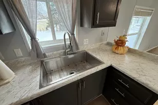 409 E Wood Ln, Belvidere, IL 61008 - Photo 5