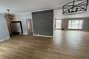 409 E Wood Ln, Belvidere, IL 61008 - Photo 11