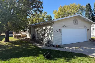 409 E Wood Ln, Belvidere, IL 61008 - Photo 1