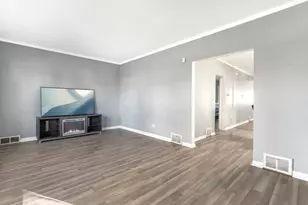 5402 S 73rd Ave, Summit, IL 60501 - Photo 5