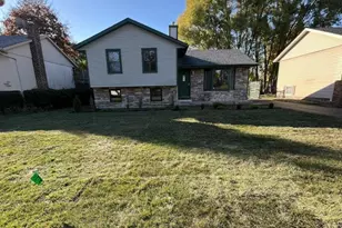 20564 N Elizabeth Ave, Prairie View, IL 60069 - Photo 1