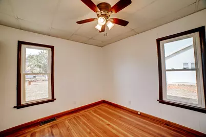 618 S Thomas Street, Gilman, IL 60938 - Photo 27