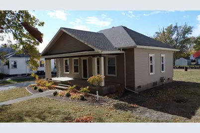 618 S Thomas Street, Gilman, IL 60938 - Photo 5