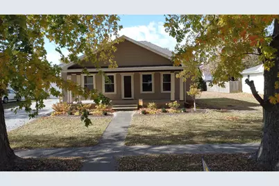 618 S Thomas Street, Gilman, IL 60938 - Photo 1