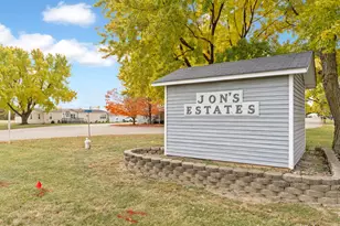 31 Peggy Dr, Sandwich, IL 60548 - Photo 3