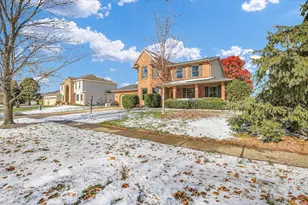 808 Lakeshore Dr, Tuscola, IL 61953 - Photo 3