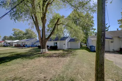 745 E Oak Street, Watseka, IL 60970 - Photo 3