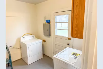 745 E Oak Street, Watseka, IL 60970 - Photo 19