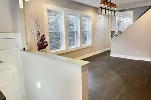 8734 S Honore St, Chicago, IL 60620 - Photo 3