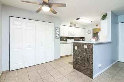 726 N Gary Avenue #109A, Carol Stream, IL 60188 - Photo 7