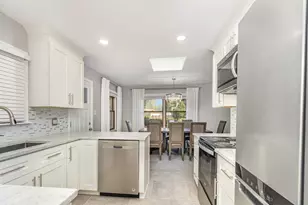 30W359 Wiant Rd, West Chicago, IL 60185 - Photo 3