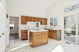 1261 Oak Hill Rd, Lake Barrington, IL 60010 - Photo 9