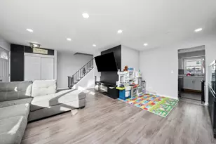 213 Prospect Ave, Wood Dale, IL 60191 - Photo 9