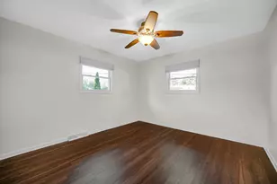 2540 Crystal Dr, Joliet, IL 60435 - Photo 11