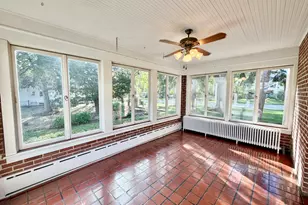 841 Douglas Ave, Elgin, IL 60120 - Photo 17