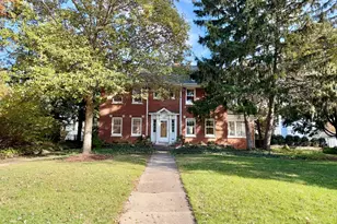 841 Douglas Ave, Elgin, IL 60120 - Photo 5